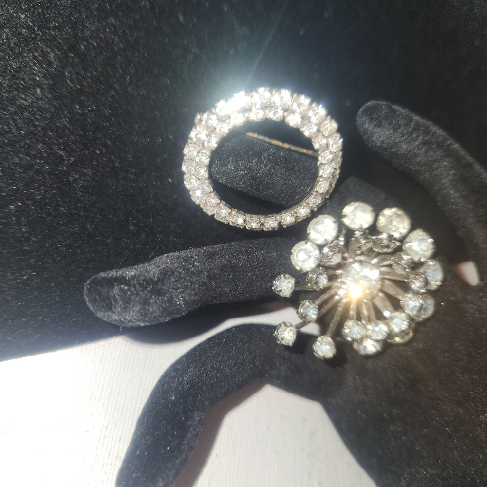Vintage Rhinestone Brooch lot‎ Silver Tone Wreath and Starburst Pins 2pc